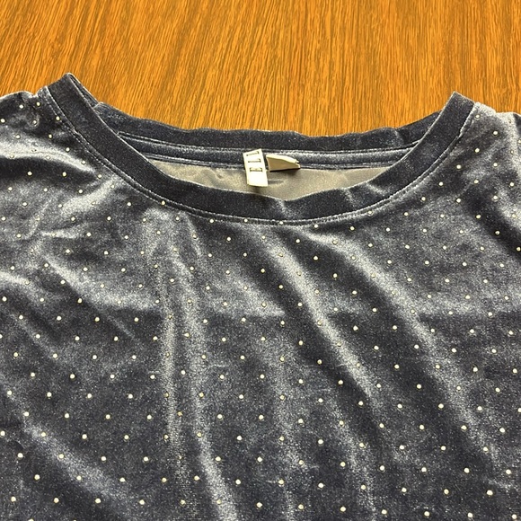 Elle velvet‎ top, size medium - Picture 3 of 13